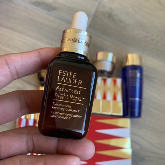 (Nudes & Glam Warm) Estée Lauder limit edition Christmas gift box - Picture 9 of 12